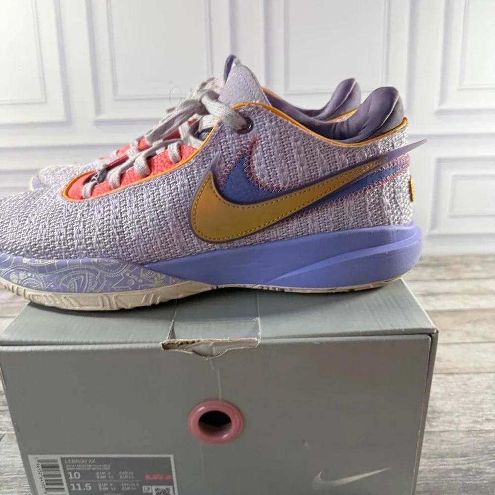 Men's size 10 Nike LeBron 20 XX Violet Frost Purple Gold Shoes basketball